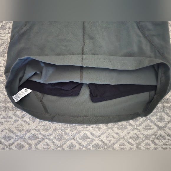 Athelta Excursion Skort Jasper Green Size Small EUC - Picture 5 of 8